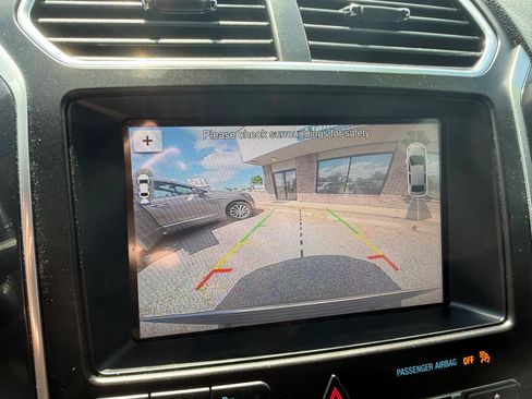 Used 2018 Ford Explorer Limited w/ Equipment Group 301A AWD/4WD image 9