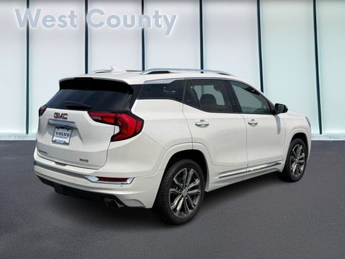 Used 2020 GMC Terrain Denali w/ Denali Premium Package AWD/4WD image 4