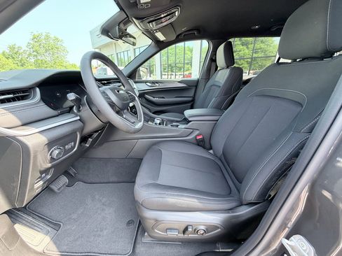 New 2026 Jeep Grand Cherokee L Laredo RWD image 18