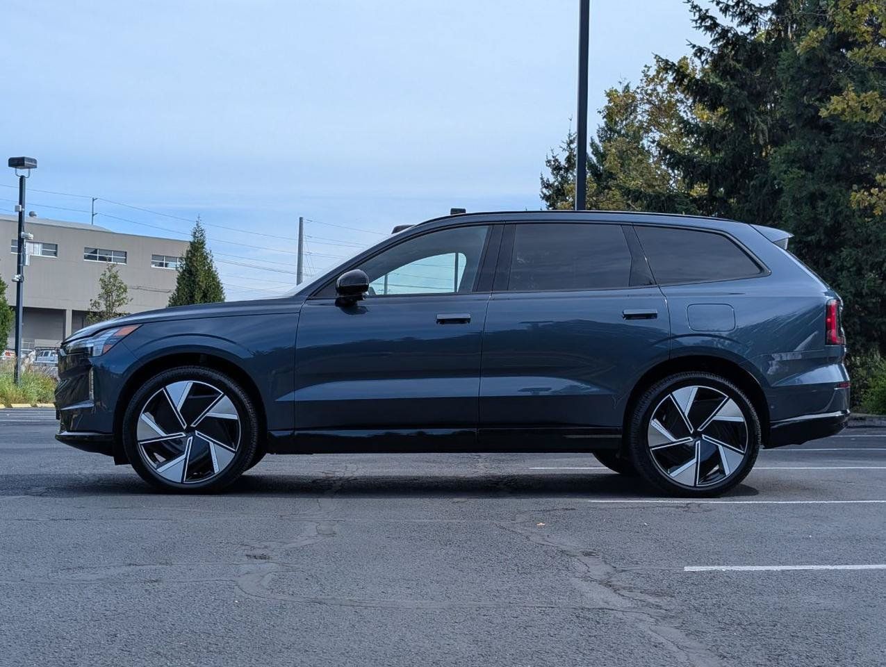 Used 2025 Volvo EX90 Ultra AWD/4WD image 4