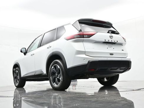 Used 2024 Nissan Rogue SV FWD image 23