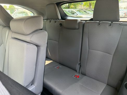 Used 2024 Toyota Highlander LE AWD/4WD image 20