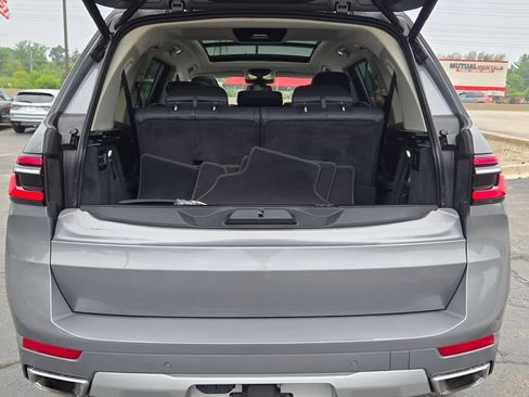 Used 2023 BMW X7 xDrive40i w/ Premium Package AWD/4WD image 22