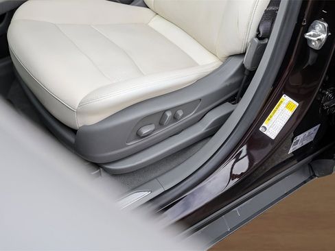 Used 2021 Cadillac XT5 Premium Luxury image 11