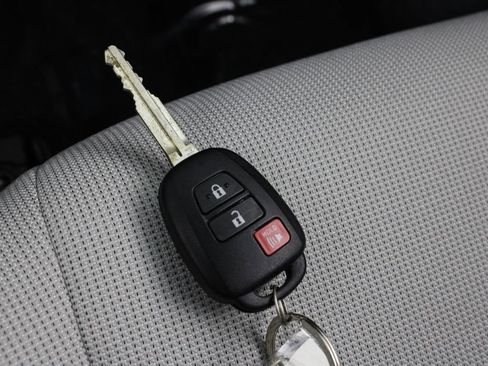 Used 2024 Toyota Corolla Cross L FWD image 28