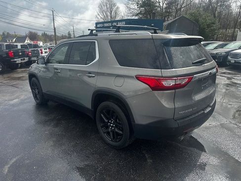 Used 2018 Chevrolet Traverse LT w/ LPO, Black Accent Package AWD/4WD image 4