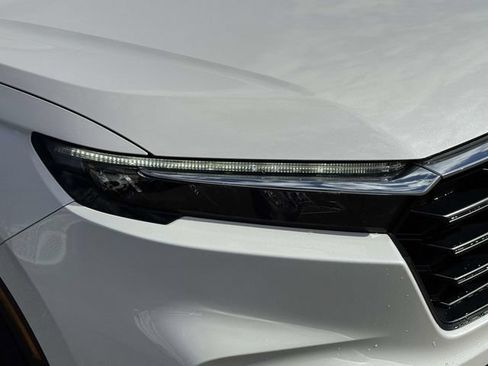 Certified 2025 Honda CR-V LX image 8