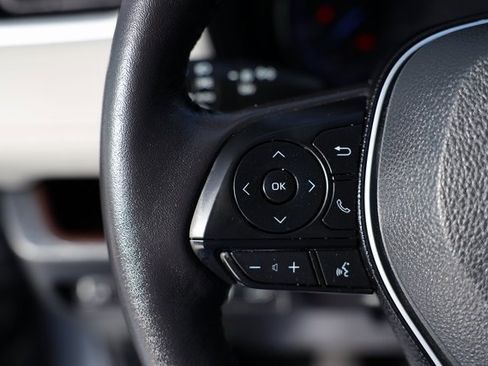 Used 2020 Toyota RAV4 Limited image 22