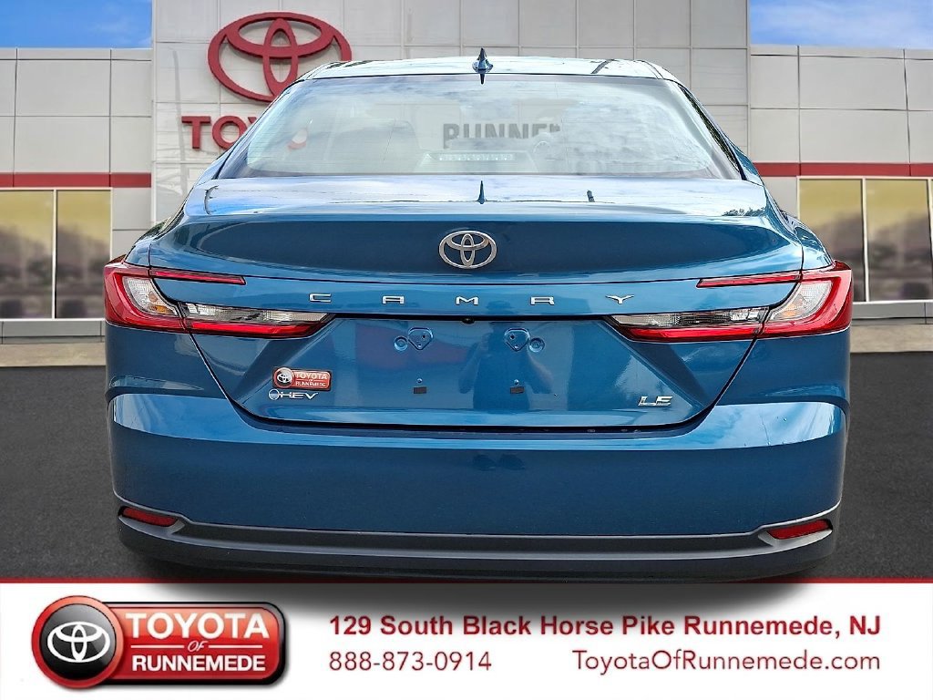 Used 2025 Toyota Camry LE w/ Convenience Package FWD image 5