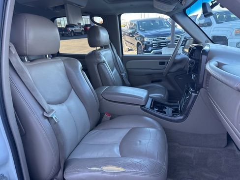 Used 2004 GMC Yukon XL Denali image 28