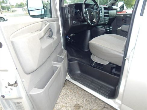 Used 2019 Chevrolet Express 3500 LT w/ LT Preferred Equipment Group RWD image 22