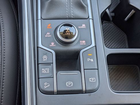 Certified 2025 Kia Sorento S image 22