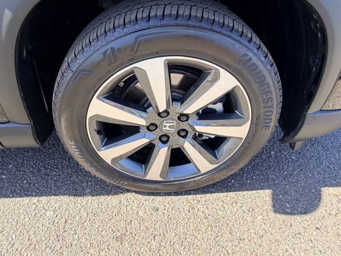Certified 2025 Honda Pilot Touring image 12