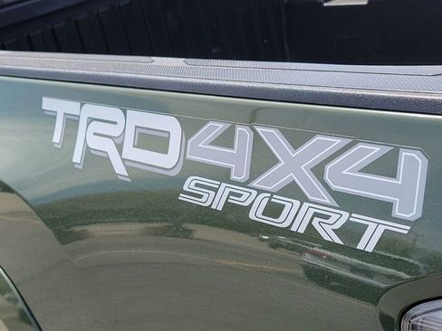 Used 2021 Toyota Tacoma TRD Sport AWD/4WD image 26