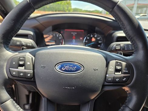 Used 2020 Ford Explorer XLT RWD image 24