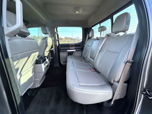 Used 2015 Ford F150 Lariat image 20