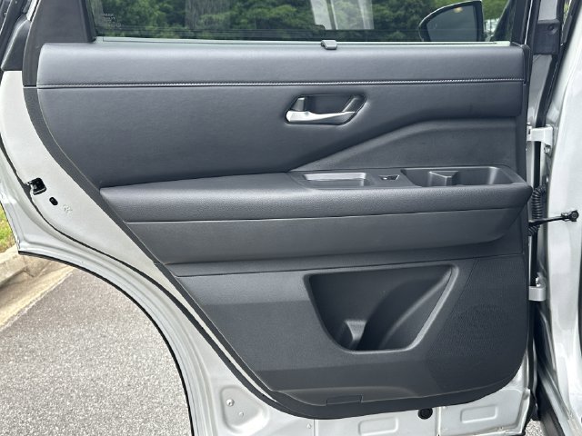 Certified 2025 Nissan Pathfinder SL FWD image 24