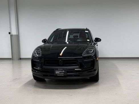 Certified 2026 Porsche Macan AWD/4WD image 1