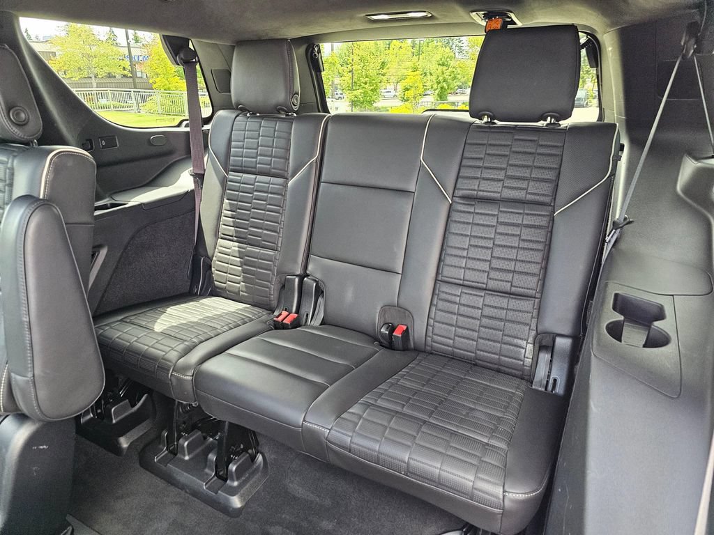 Used 2021 Cadillac Escalade Sport Platinum w/ LPO, ONYX Package AWD/4WD image 18