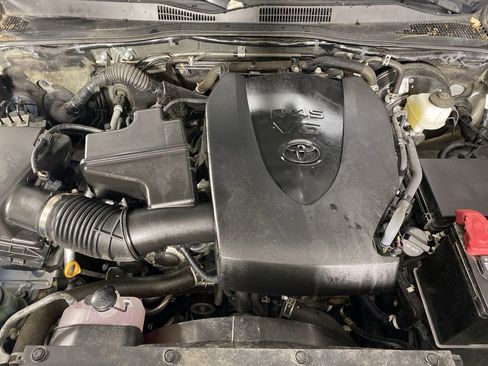 Used 2023 Toyota Tacoma TRD Sport AWD/4WD image 12