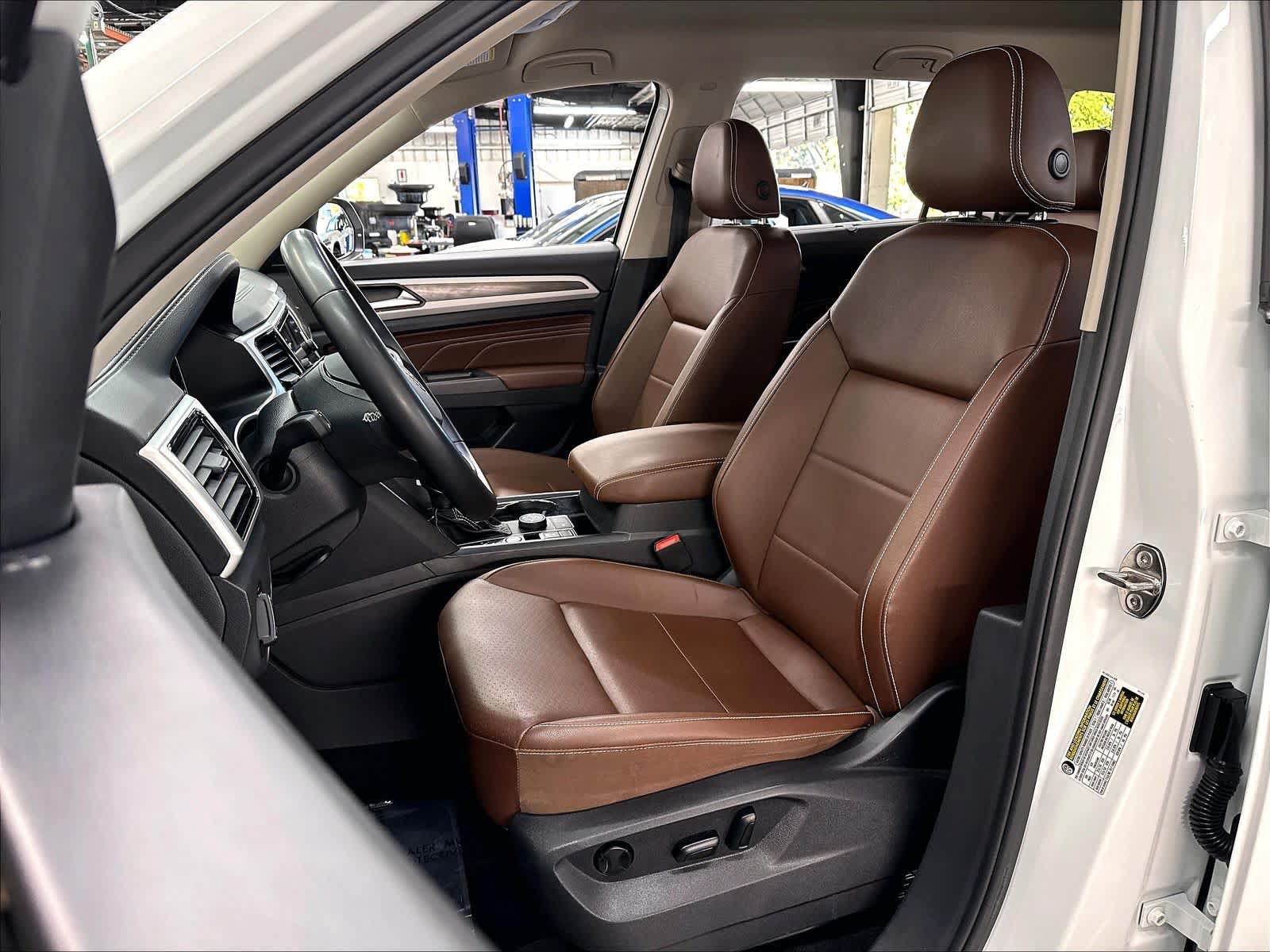 Used 2023 Volkswagen Atlas SE w/ Black Wheel Package AWD/4WD image 23