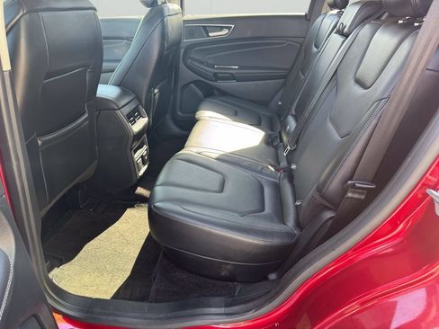 Used 2018 Ford Edge Titanium w/ Technology Package AWD/4WD image 14