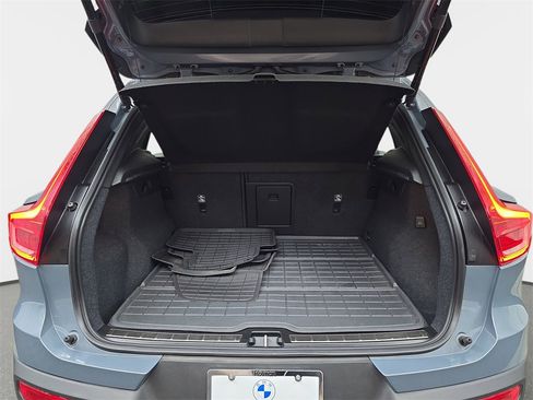 Used 2023 Volvo XC40 B5 Ultimate w/ Protection Package Premier image 15
