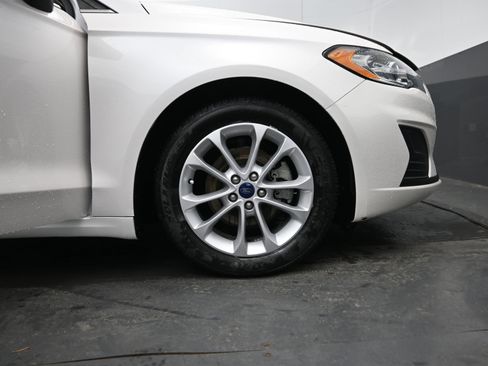 Used 2019 Ford Fusion SE image 20