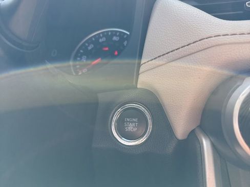 Used 2020 Toyota RAV4 XLE Premium image 13