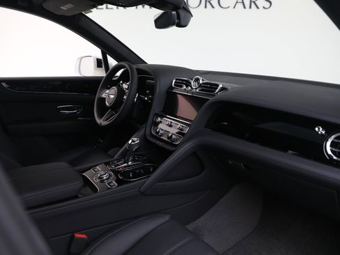 New 2025 Bentley Bentayga image 23