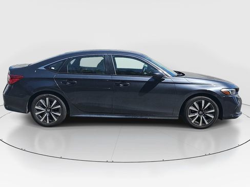 Used 2023 Honda Civic EX image 4