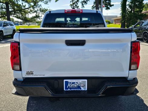 Used 2024 Chevrolet Colorado W/T w/ WT Convenience Package RWD image 4