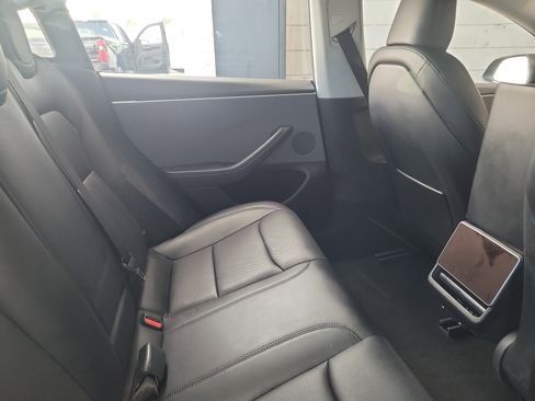 Used 2024 Tesla Model 3 Long Range RWD image 17