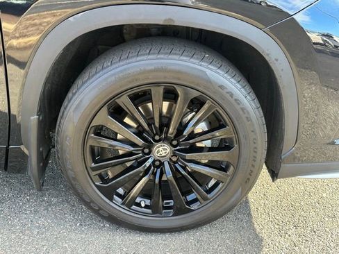 Used 2023 Toyota Highlander XSE image 13