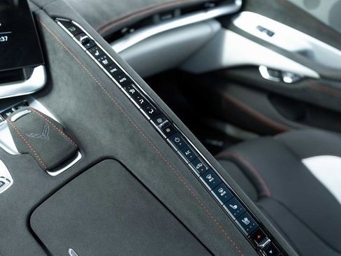 Used 2023 Chevrolet Corvette Stingray Premium Cpe w/ Z51 Performance Package image 19