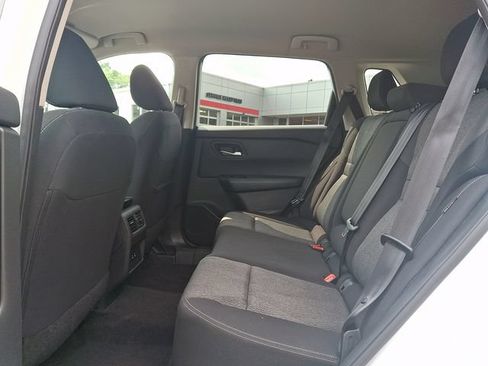 Used 2024 Nissan Rogue SV AWD/4WD image 10