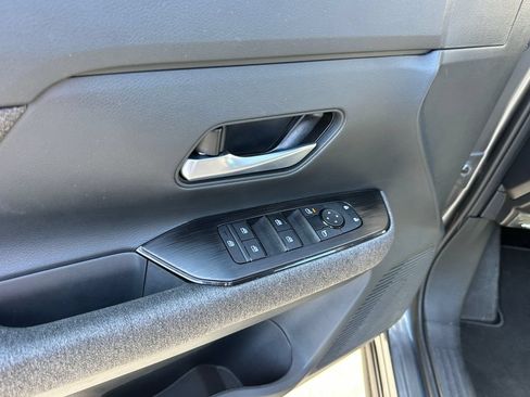 Used 2026 Nissan Kicks SV FWD image 24