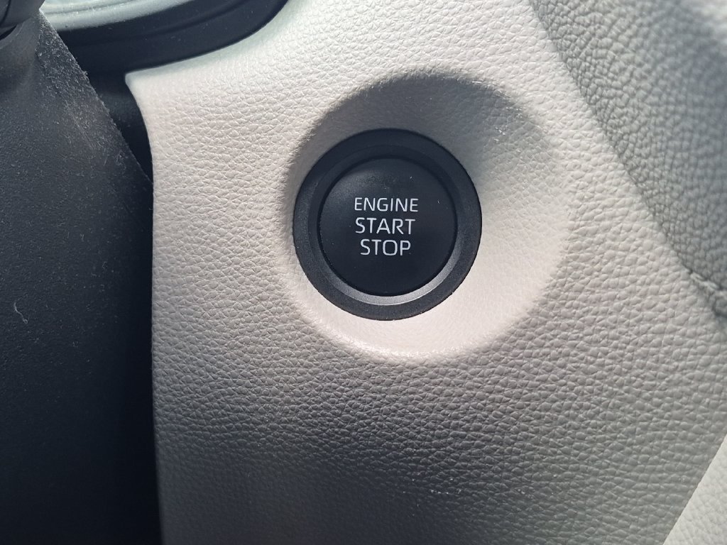 Certified 2025 Toyota Corolla Cross LE FWD image 22