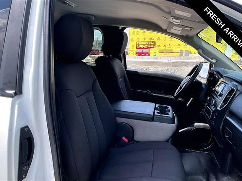 Used 2017 Nissan Titan S AWD/4WD image 25