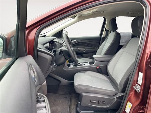 Used 2018 Ford Escape SE image 9