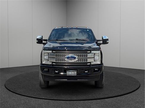 Used 2019 Ford F350 Platinum w/ Platinum Ultimate Package image 3
