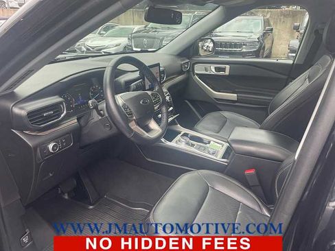 Used 2021 Ford Explorer Limited w/ Equipment Group 301A AWD/4WD image 2