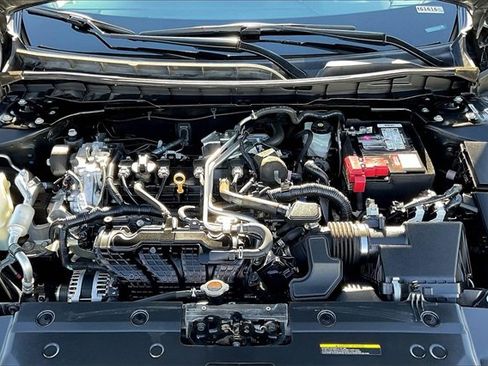 Certified 2022 Nissan Altima 2.5 SV image 9