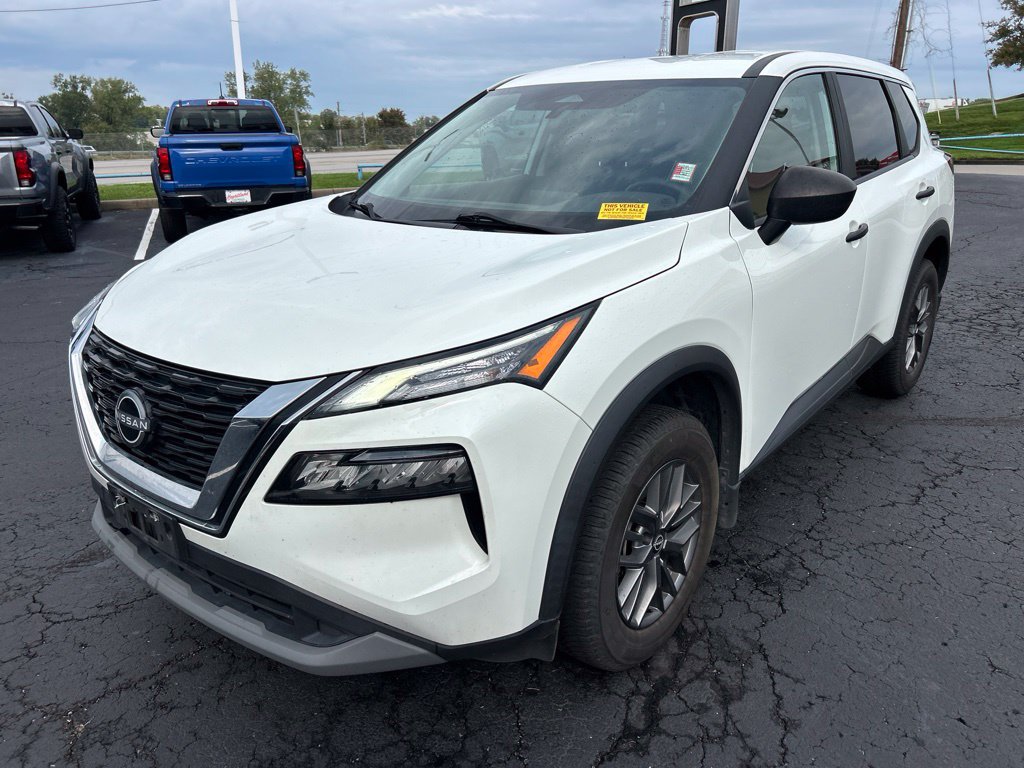 Used 2023 Nissan Rogue S AWD/4WD image 9