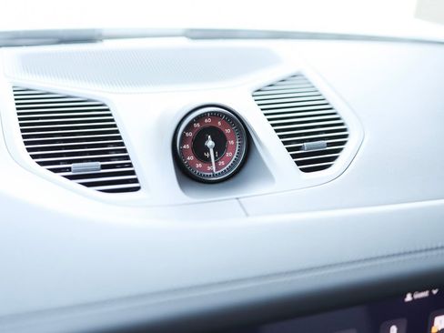 New 2025 Porsche Cayenne Turbo image 24