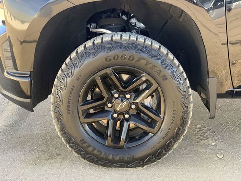 Used 2020 Chevrolet Silverado 1500 LT Trail Boss AWD/4WD image 32