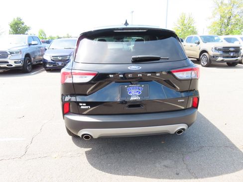 Used 2022 Ford Escape SE w/ Convenience Package FWD image 5