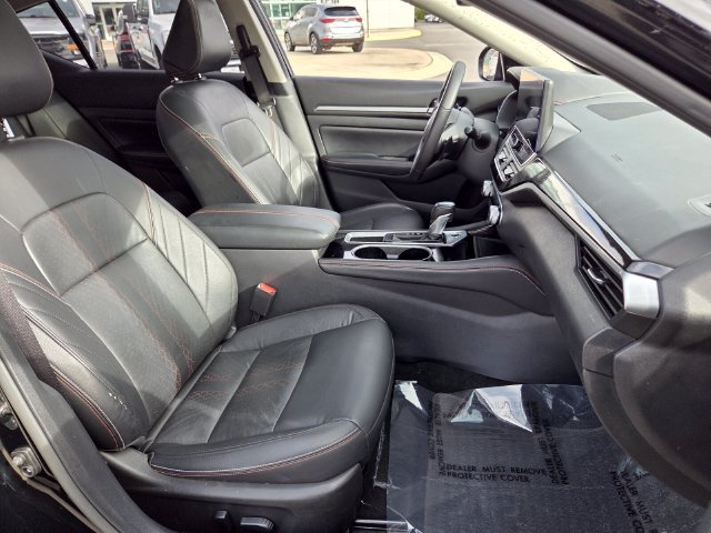 Used 2024 Nissan Altima 2.5 SR w/ SR Premium Package FWD image 15