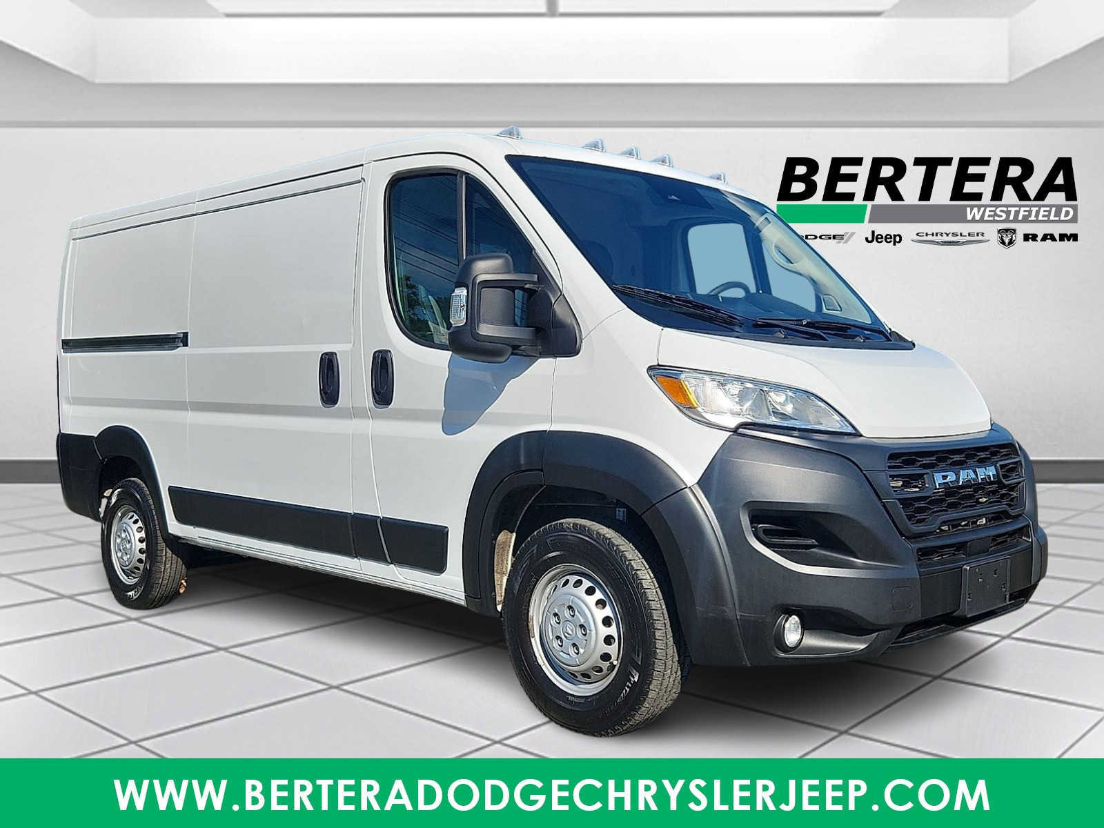 Used 2025 RAM ProMaster 2500 w/ Convenience Group FWD image 1