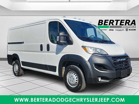Used 2025 RAM ProMaster 2500 w/ Convenience Group FWD image 1